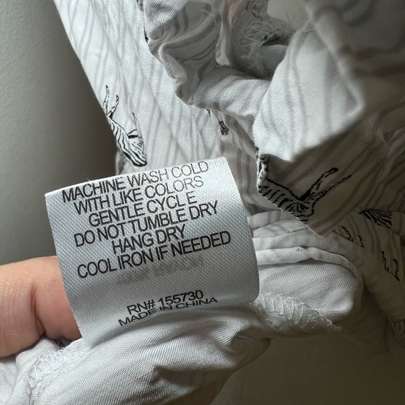 Jane + Delancey Zebra semi cropped blouse EUC Size M - Picture 5 of 6